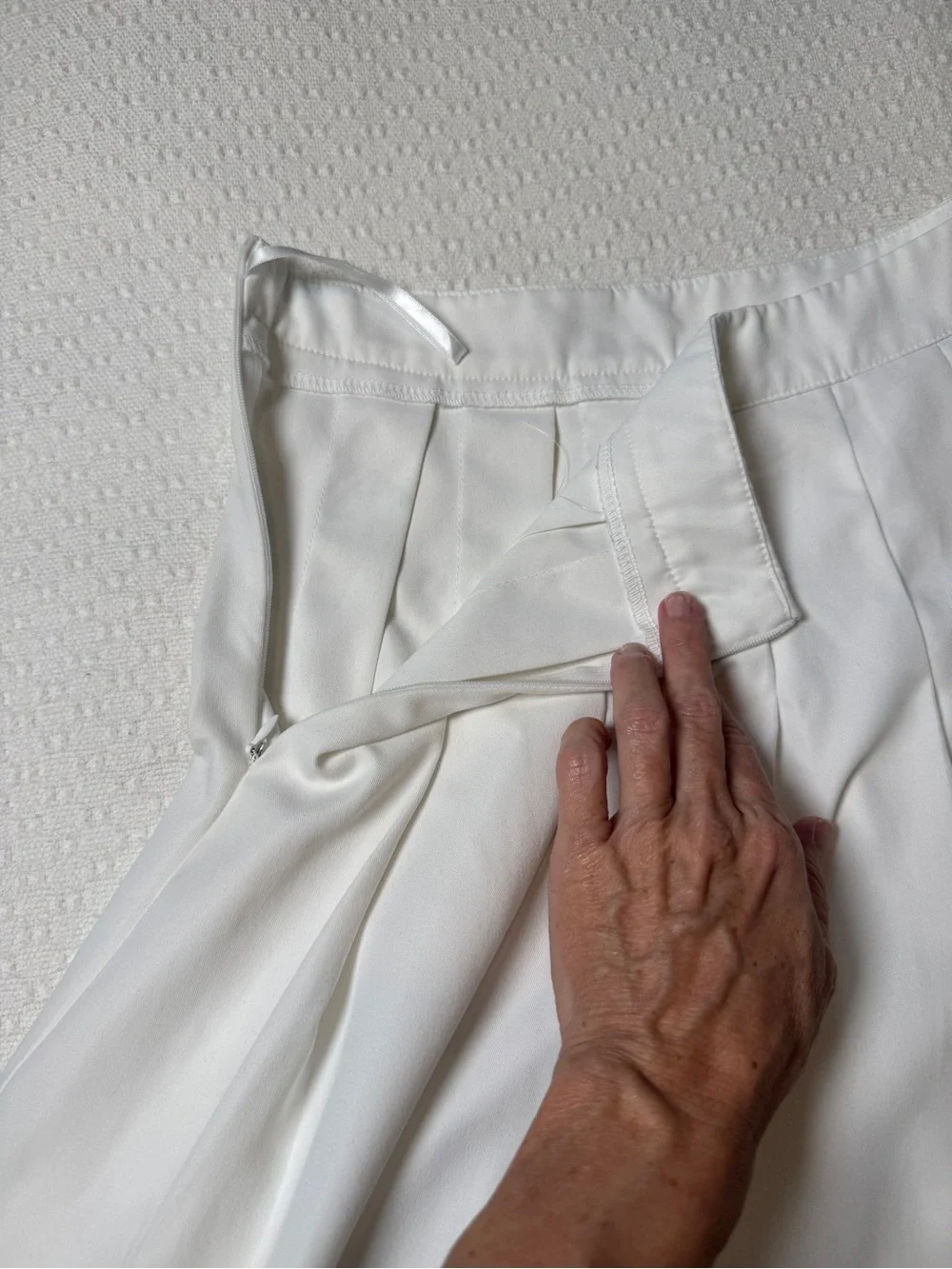 SHEIN White Pleated Circle Skater Mini Skirt Size 6 Medium